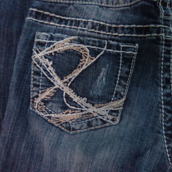 Silver Jeans - Picture 2 of 5